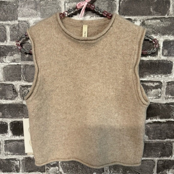 Aritzia Sweaters - Aritzia The Group Babaton Ellipsis 100% Cashmere Tank Sweater Vest tan